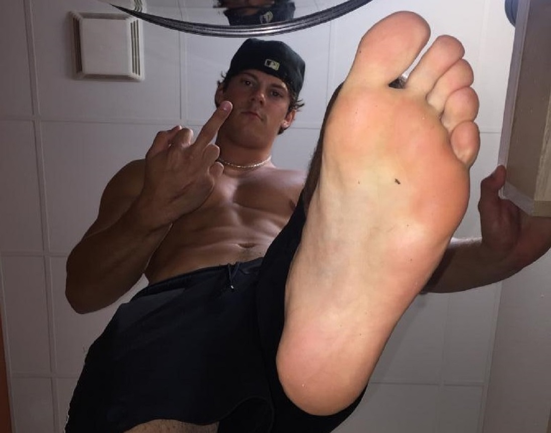 Muscle Foot Worship