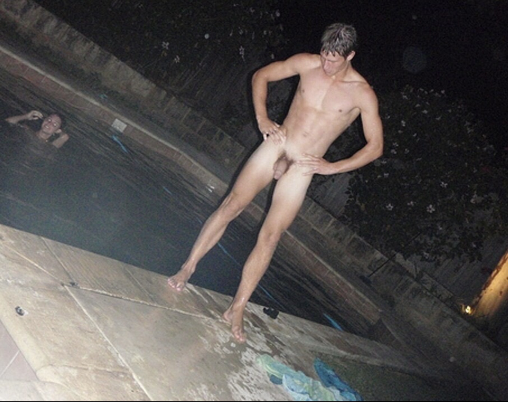 Naked boys hold naked girls - Porn pic
