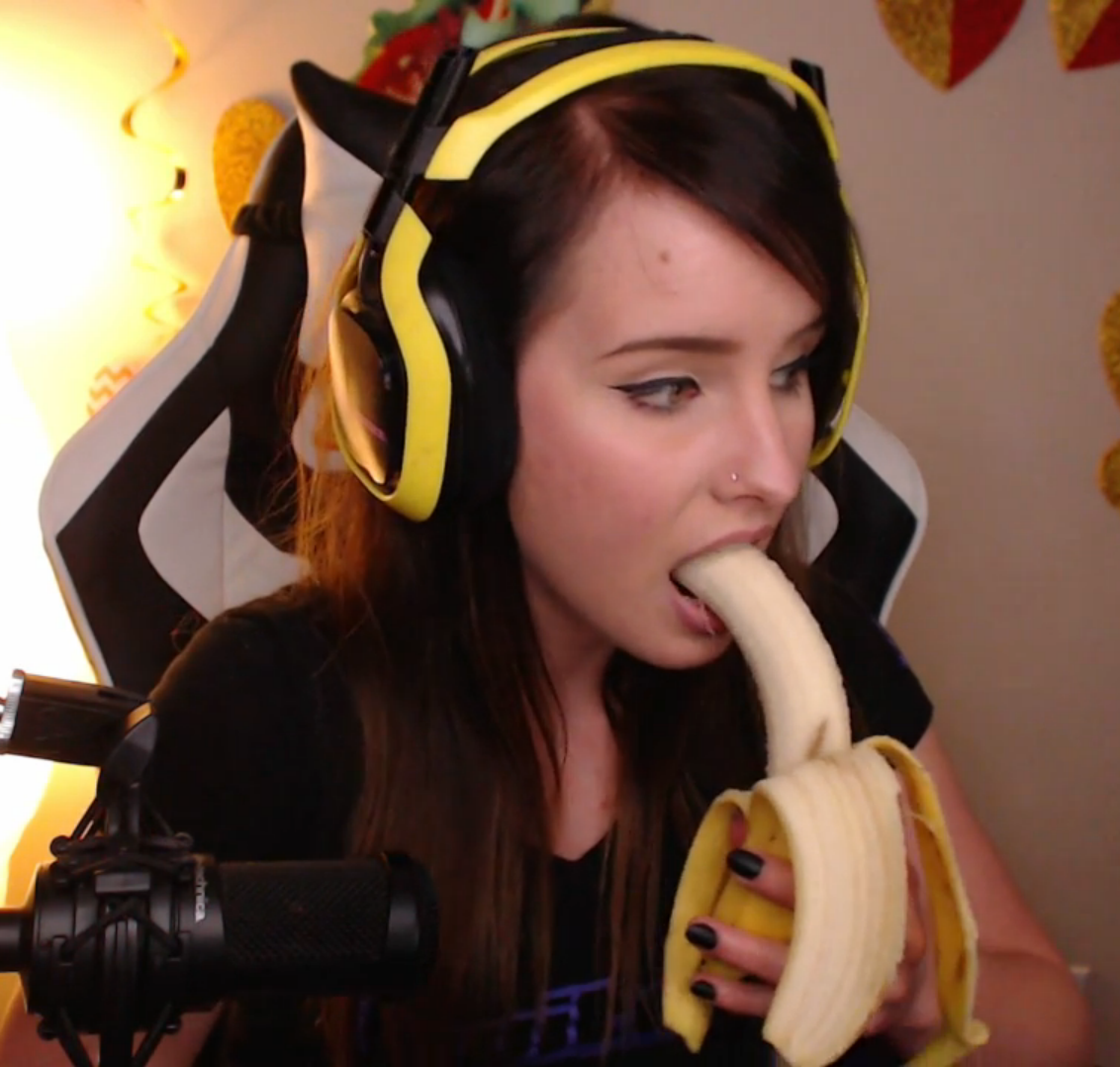 Omgitsfirefoxx Nude