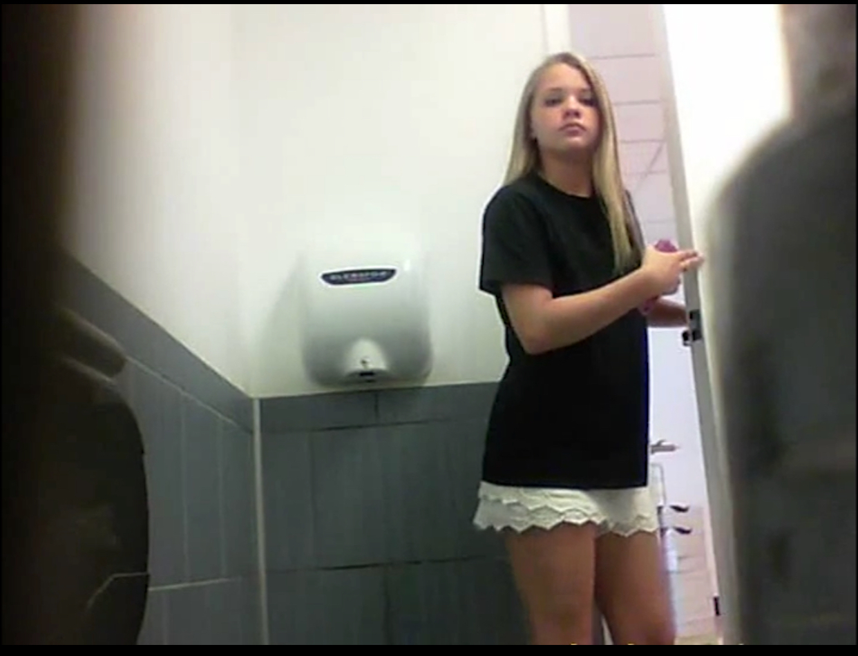 эротика школьный туалет видео фото 56