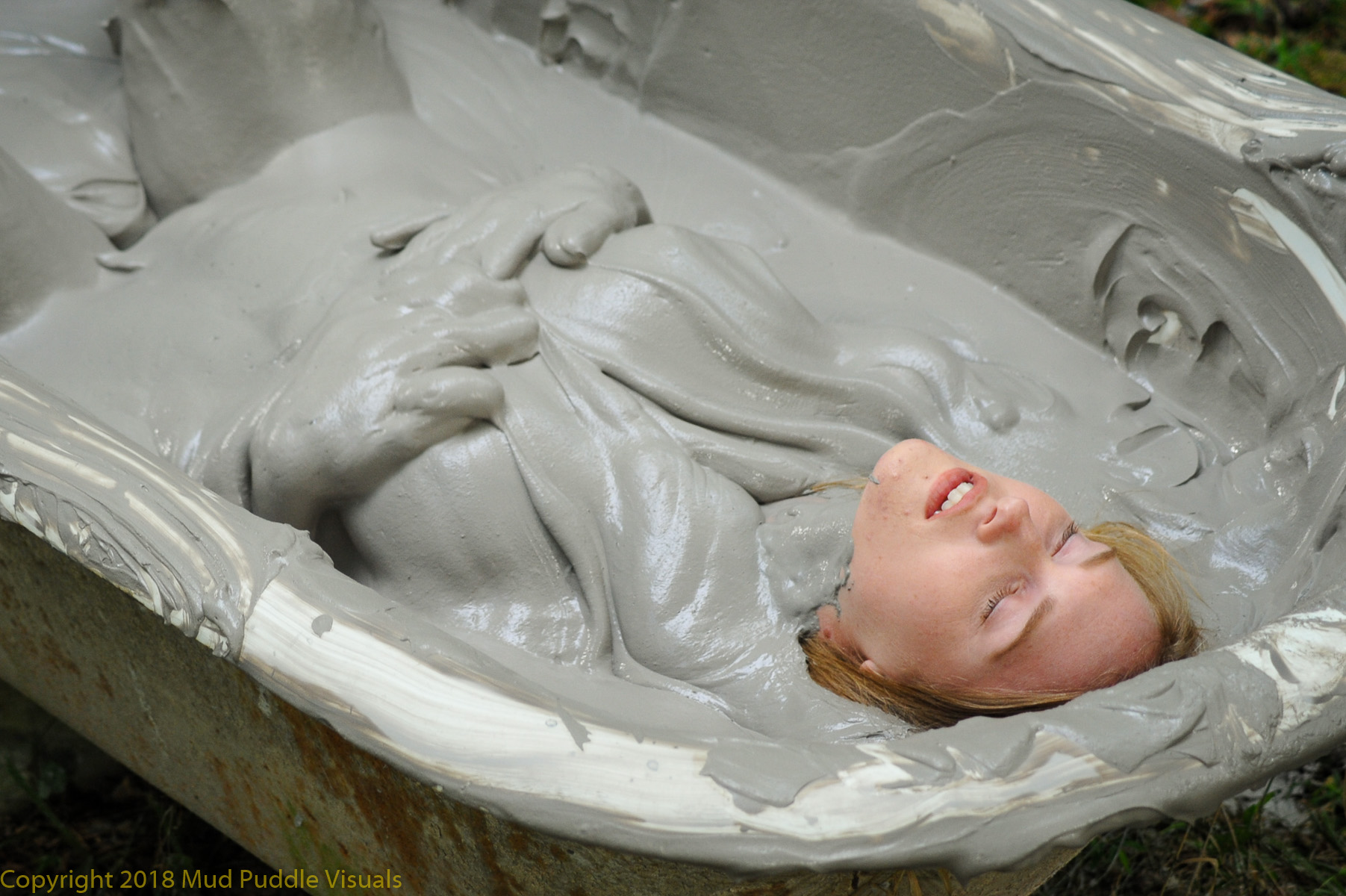 mpvashlynudemudtubfun026.jpg 
