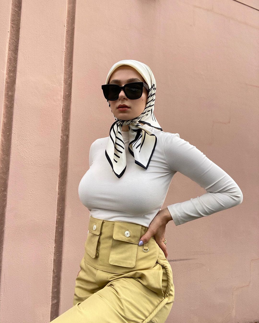 Hijab pap. Грудастый хиджаб. Jilbob. Hijab braless. Индонезия хиджаб грудь.