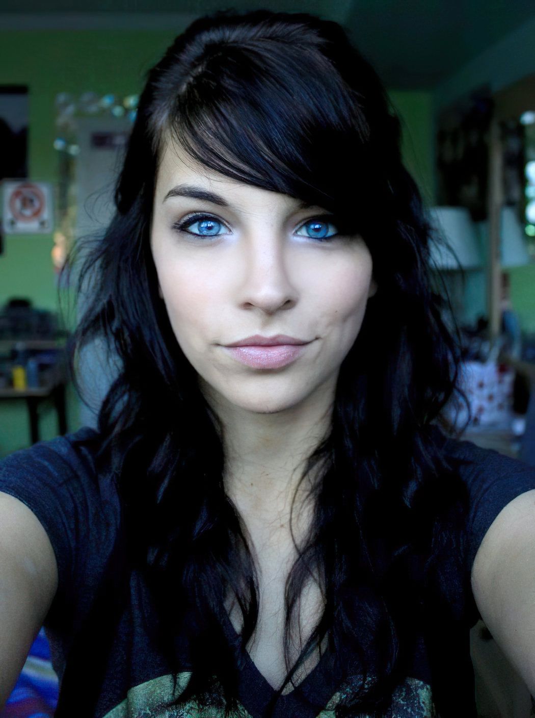 Hot Girls With Blue Eyes